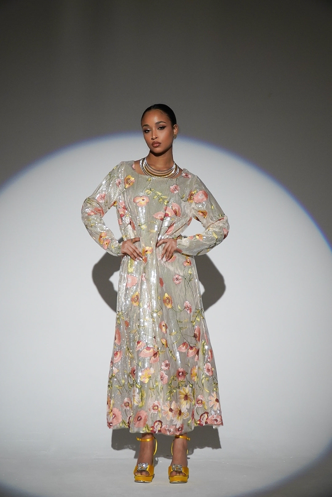 HAYZO Silver Sequin with Thread Embroidered Floral Detail Kaftan