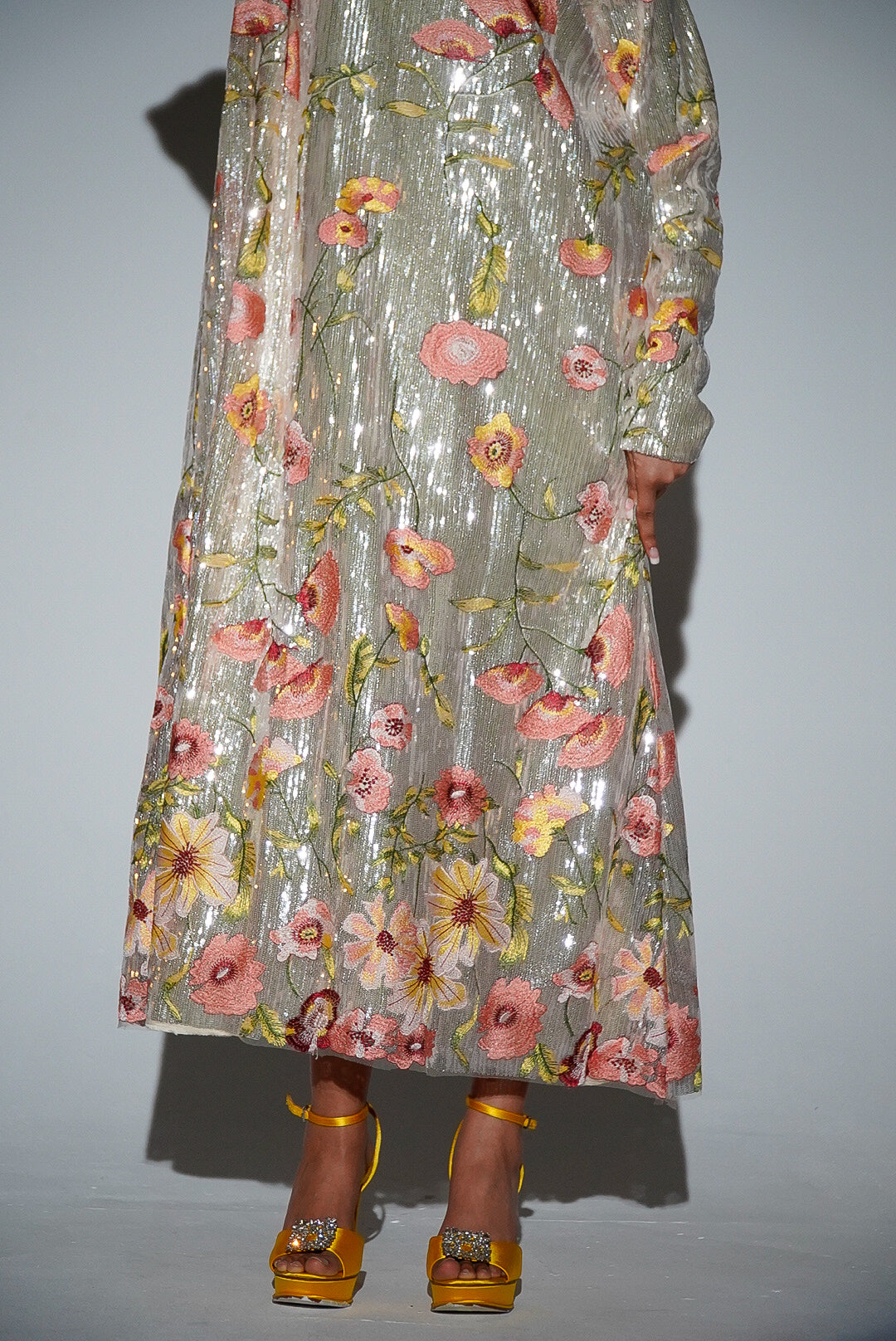 HAYZO Silver Sequin with Thread Embroidered Floral Detail Kaftan