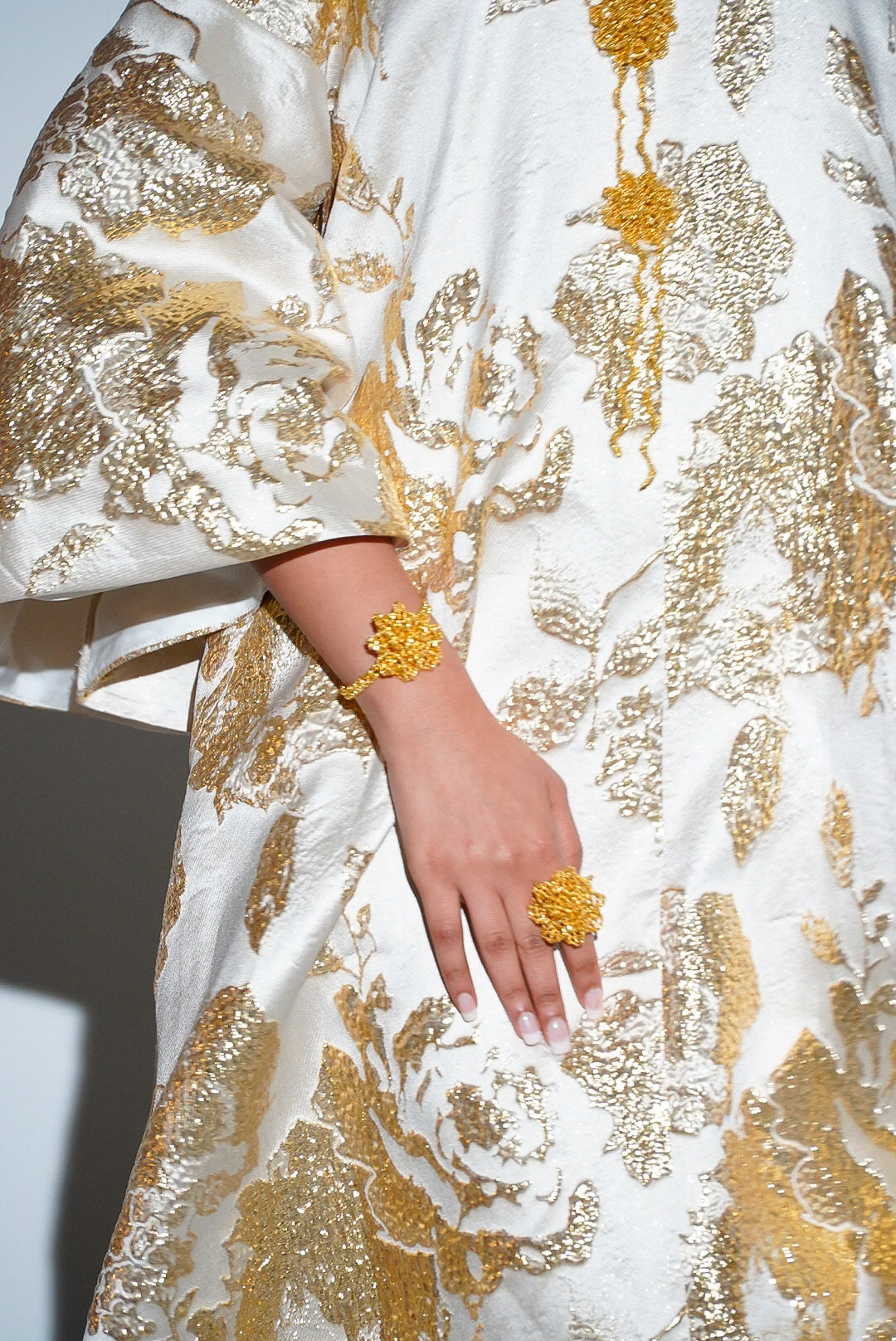 HAYZO Off White and Gold Brocade With Jaquard Detailing Kaftan