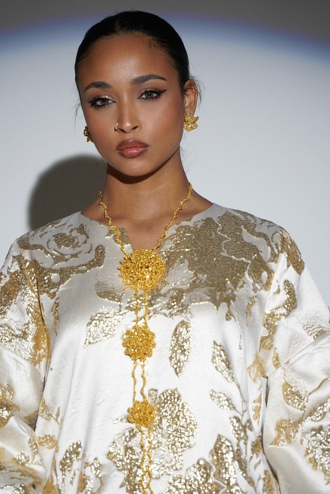 HAYZO Off White and Gold Brocade With Jaquard Detailing Kaftan