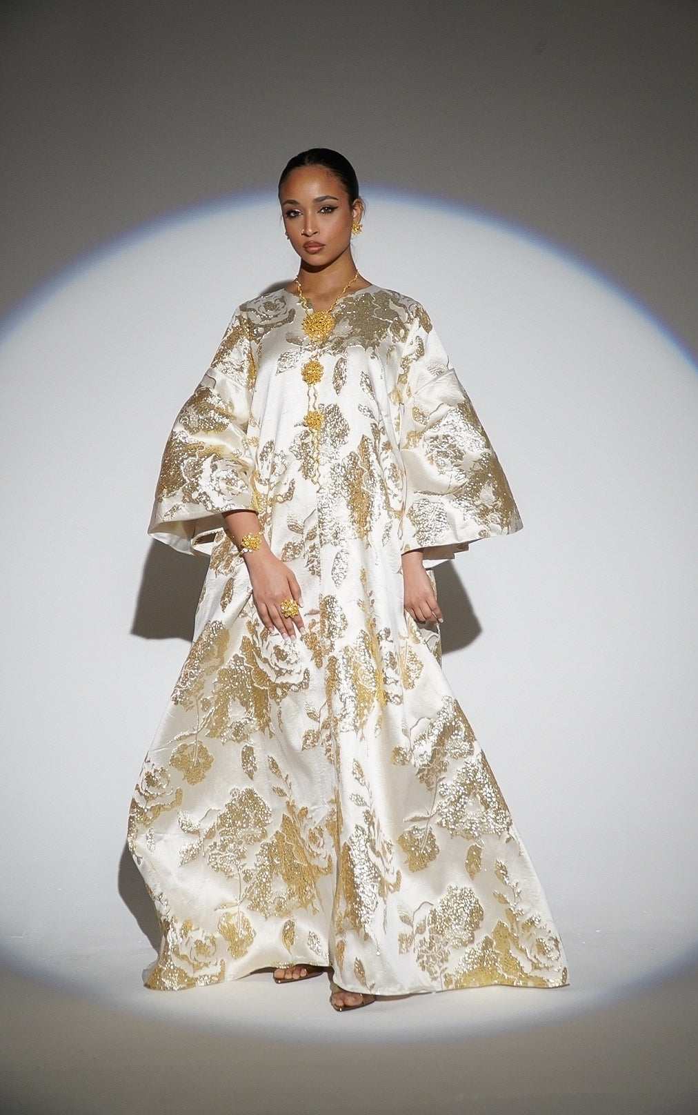 HAYZO Off White and Gold Brocade With Jaquard Detailing Kaftan