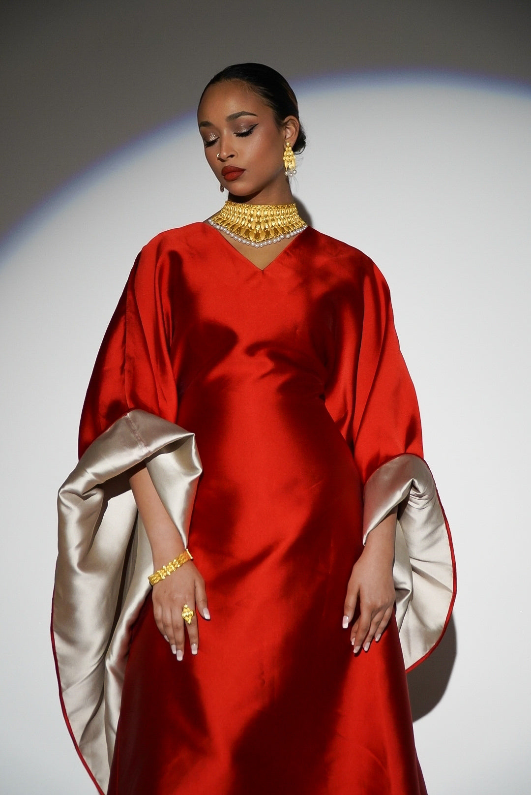 HAYZO Pure Silk Mikado Dual Colour Fabric Kaftan in True Deep Red