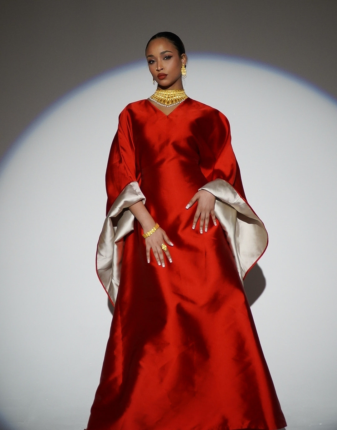 HAYZO Pure Silk Mikado Dual Colour Fabric Kaftan in True Deep Red